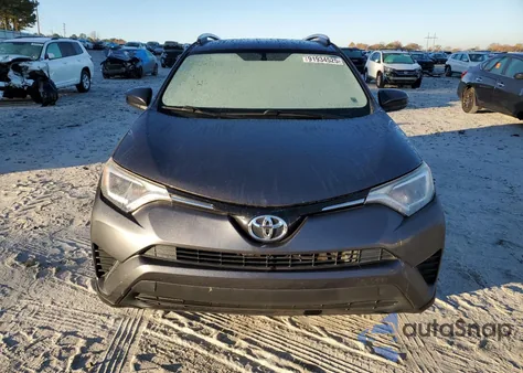 2016 Toyota Rav4 Le z USA, uszkodzony, nr VIN JTMZFREV2GJ091338